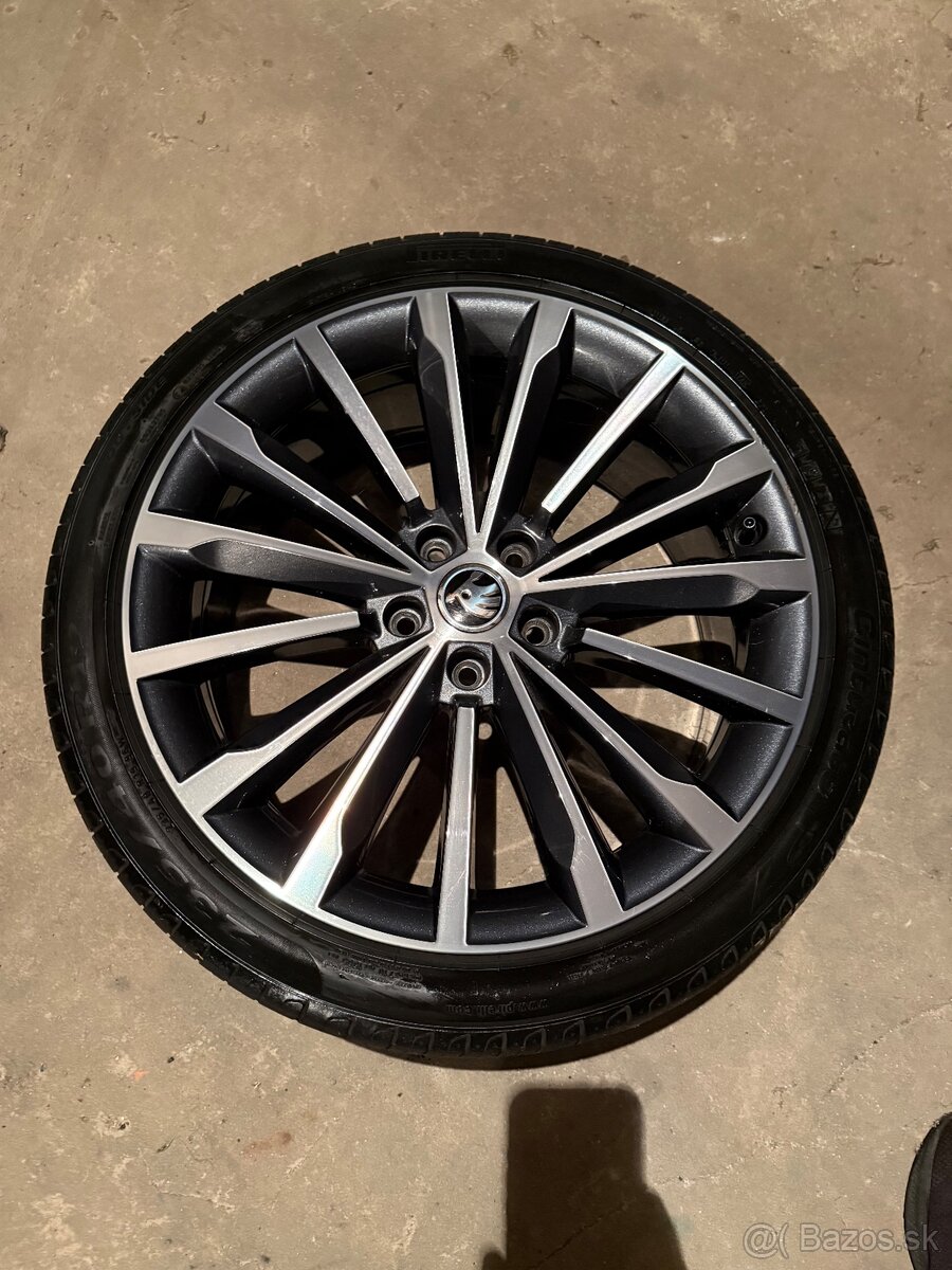 Disk Trinity19+Pneu Pirelli