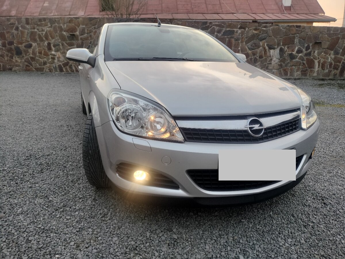 Opel Astra cabrio 1.8 benzin rv,2008 TOP STAV 146 700 tis.km