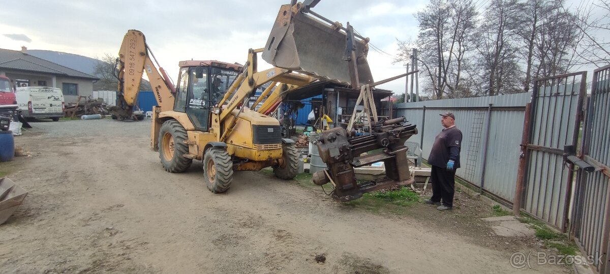 Tatra 815 + traktorbager Komatsu