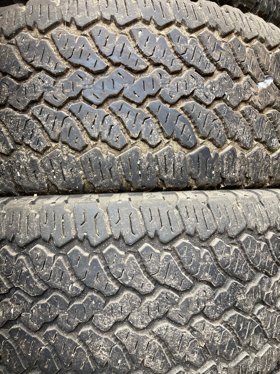 235/75R15
