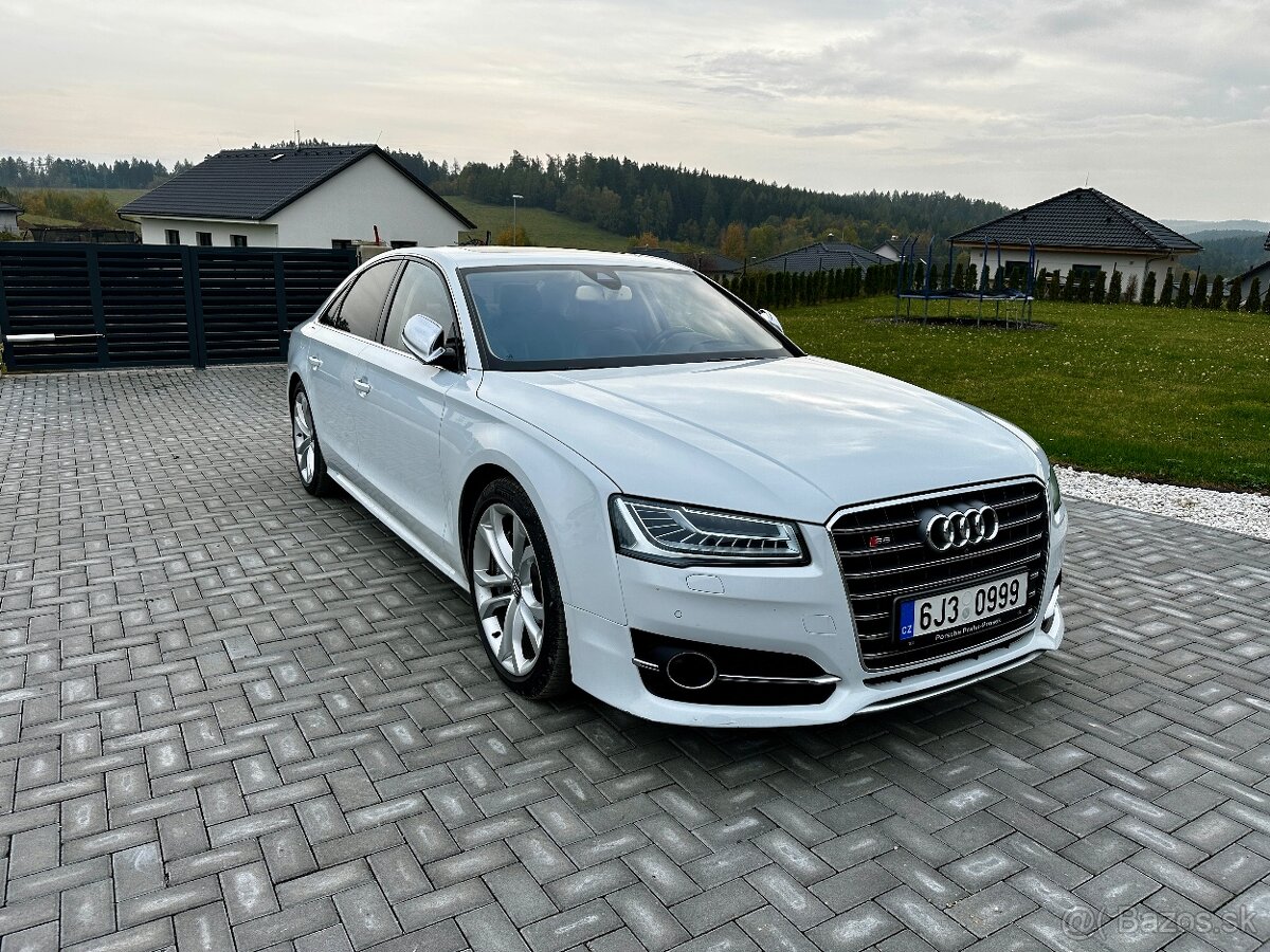 Audi S8, model 2015, zakázková výbava