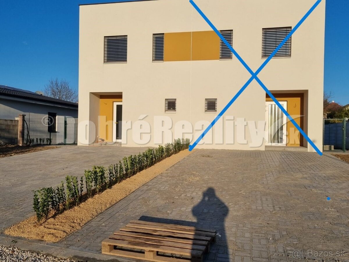 POSLEDNÁ ŠANCA Luxusná polovica dvojdomu vo Veľkom Záluží –