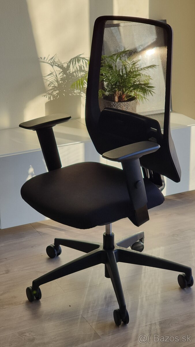 kvalitna kancelárska stolička Interstuhl, povodna cena €449