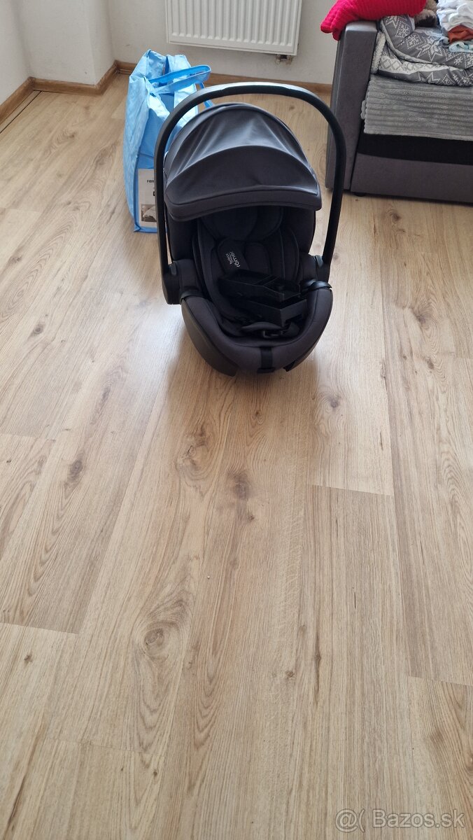 Polohovateľná autosedačka Britax römer baby safe pro