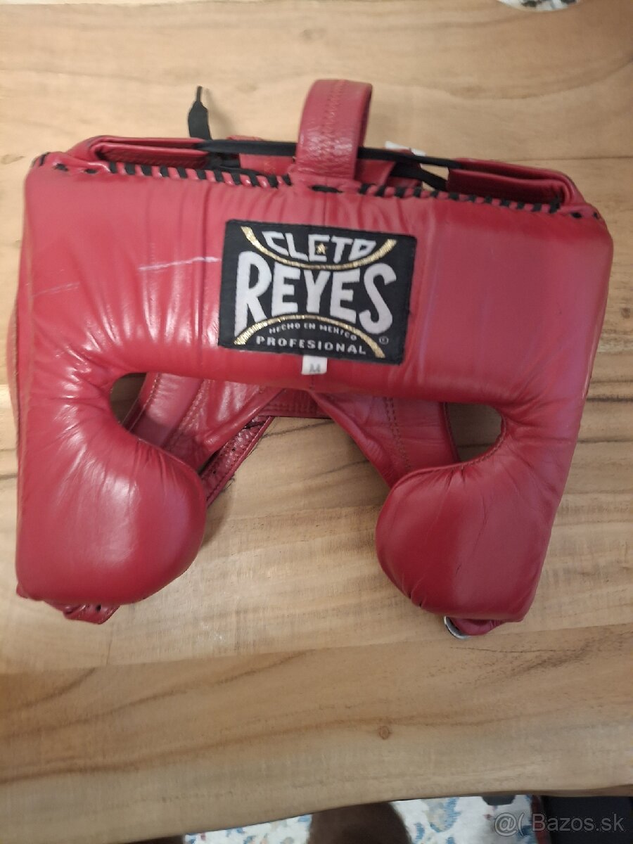 Cleto reyes prilba na box