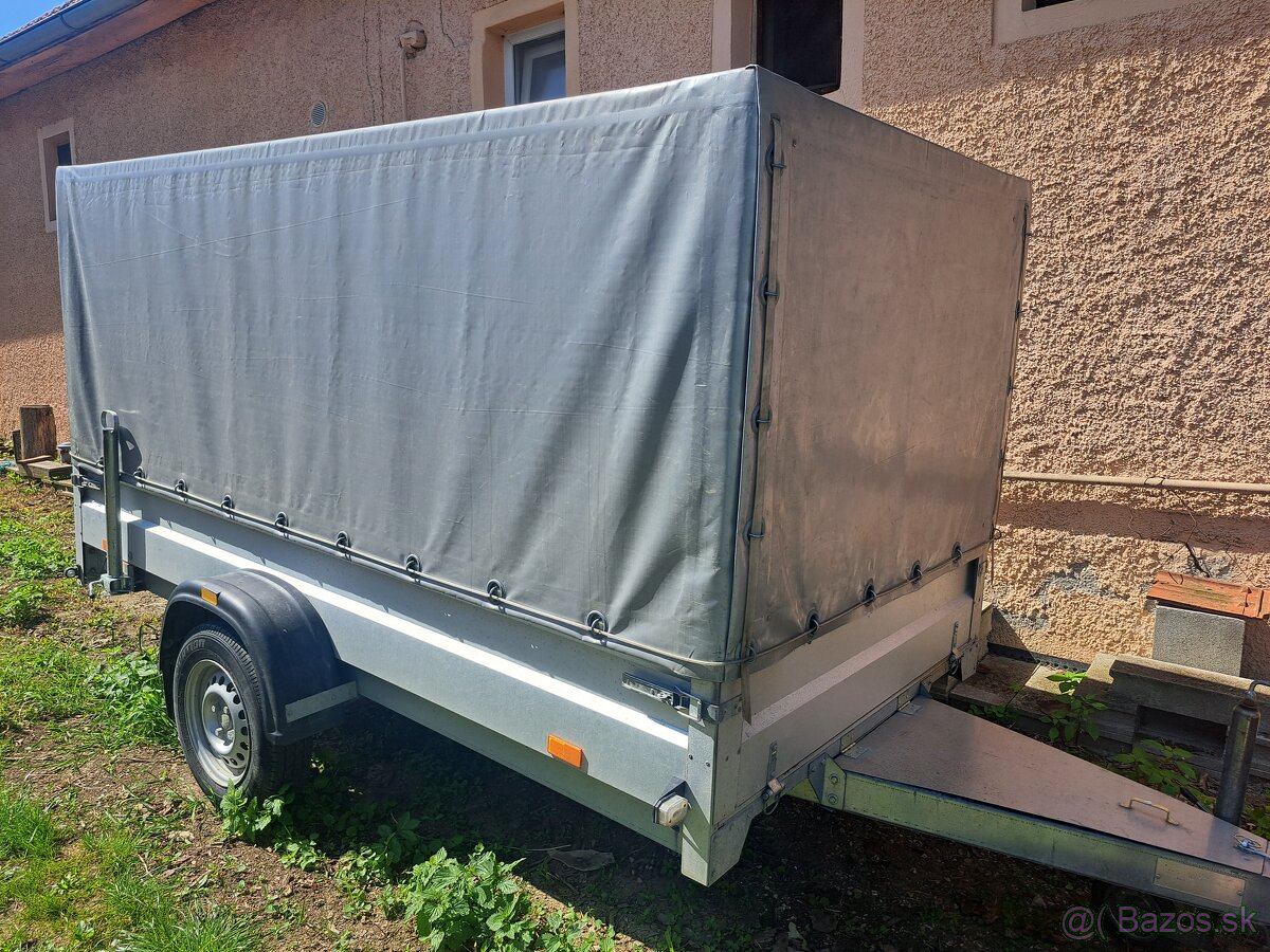 Plachta s konštrukciou