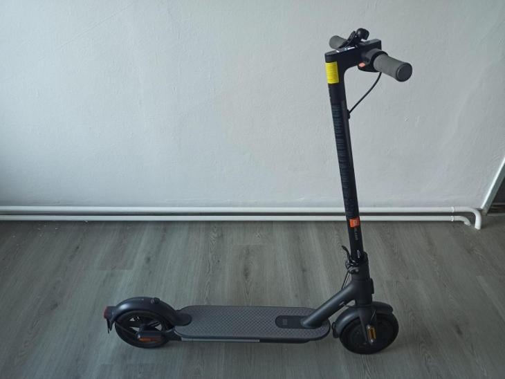 Predám elektrickú kolobežku Xiaomi Essential