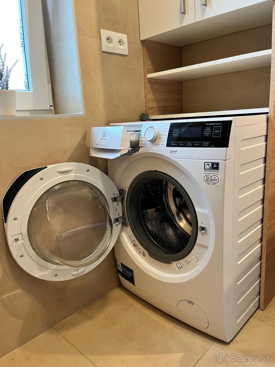 ELECTROLUX 600 SensiCare® s detskou poistkou