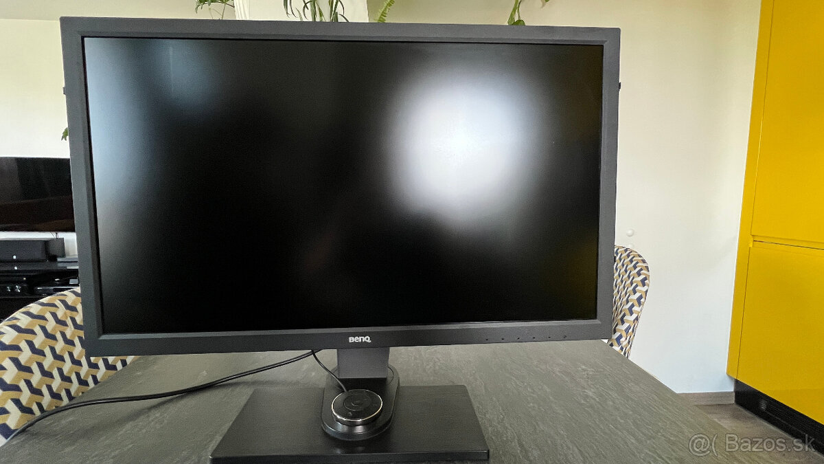 predám 27" monitor BenQ SVV2700 PT