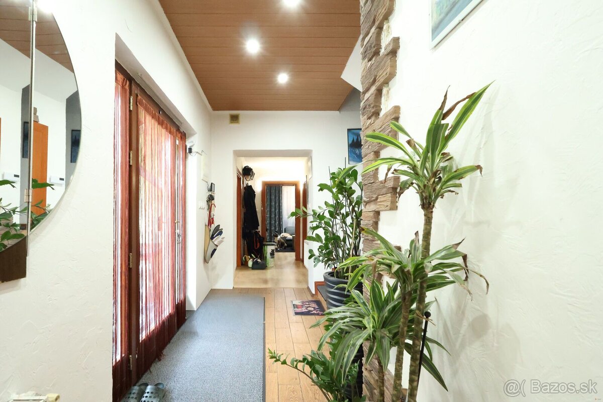 Na predaj 5-izbový rodinný dom v meste Šahy