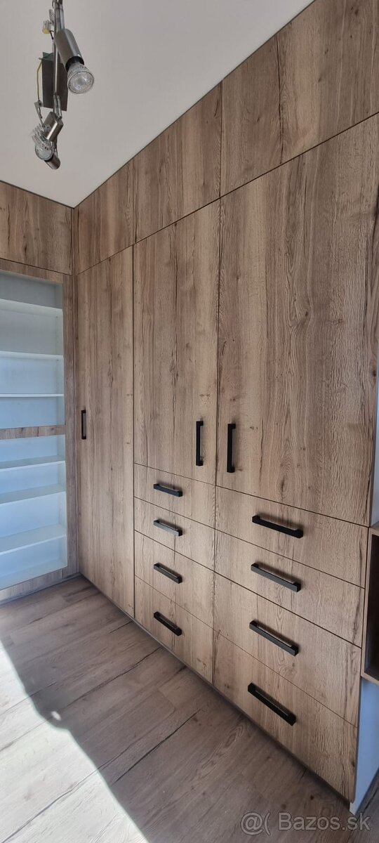 Predám krásnu skrinu