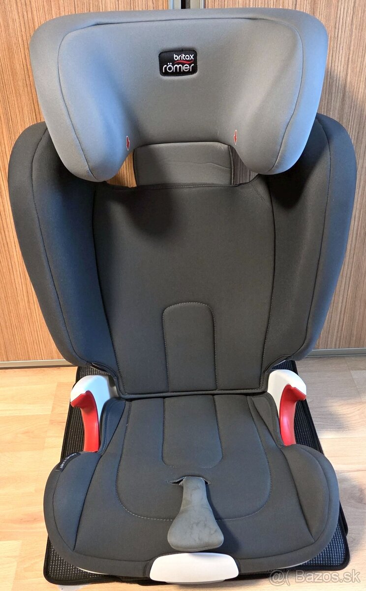 Predam detsku autosedacku Britax Römer KIDFIX II XP