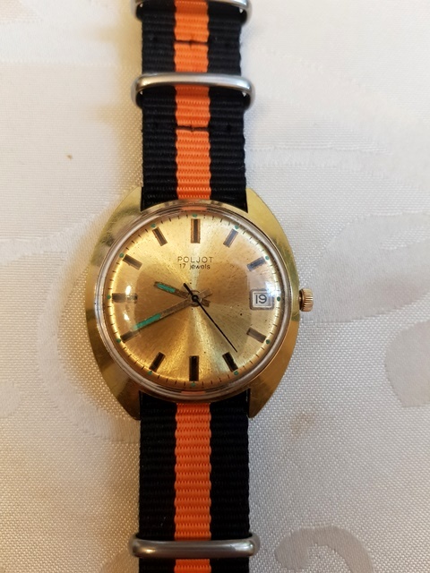 hodinky POLJOT a PRIM, stojan na vreckové hodinky