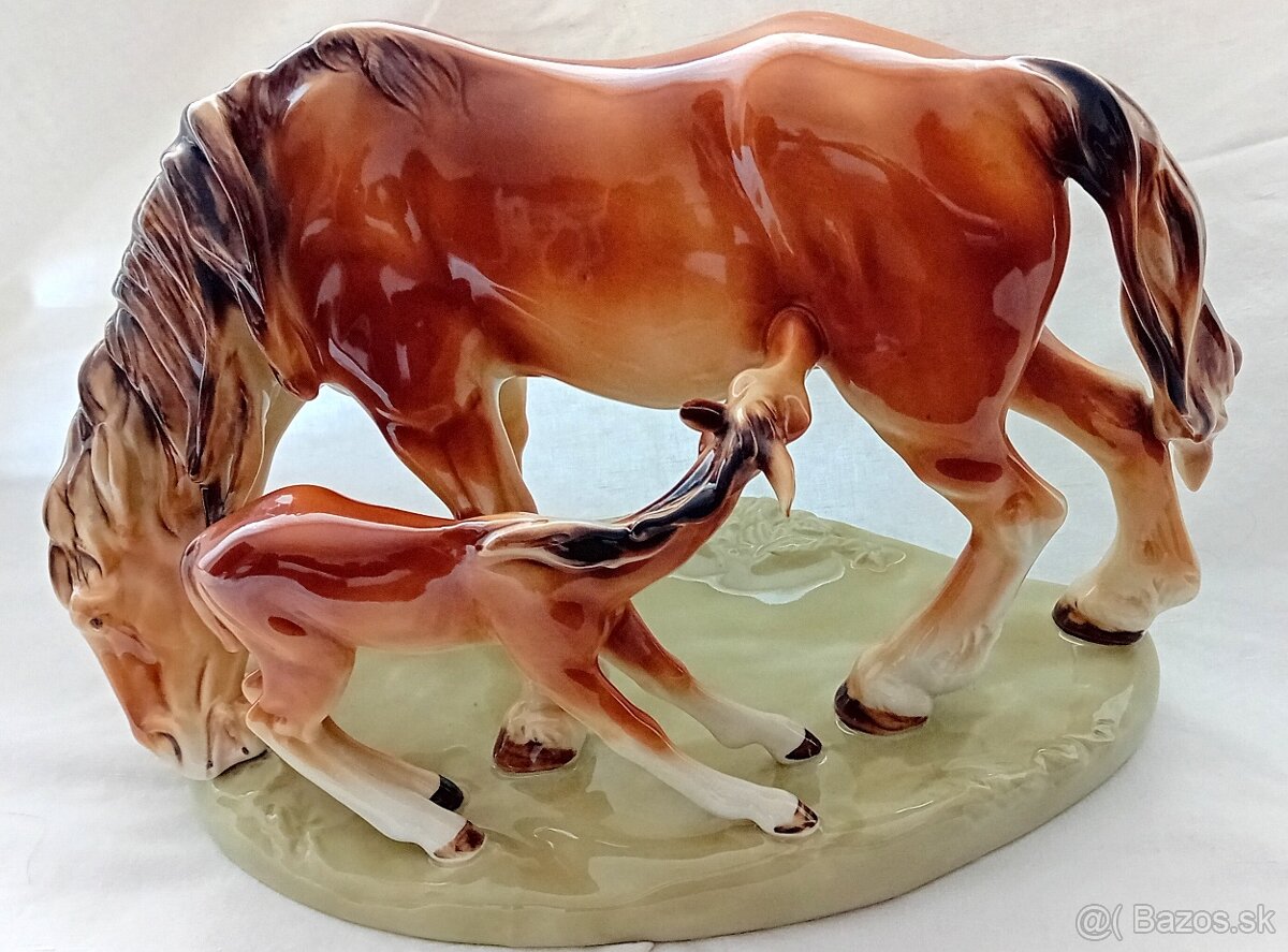 Kobyla a žriebä Royal Dux