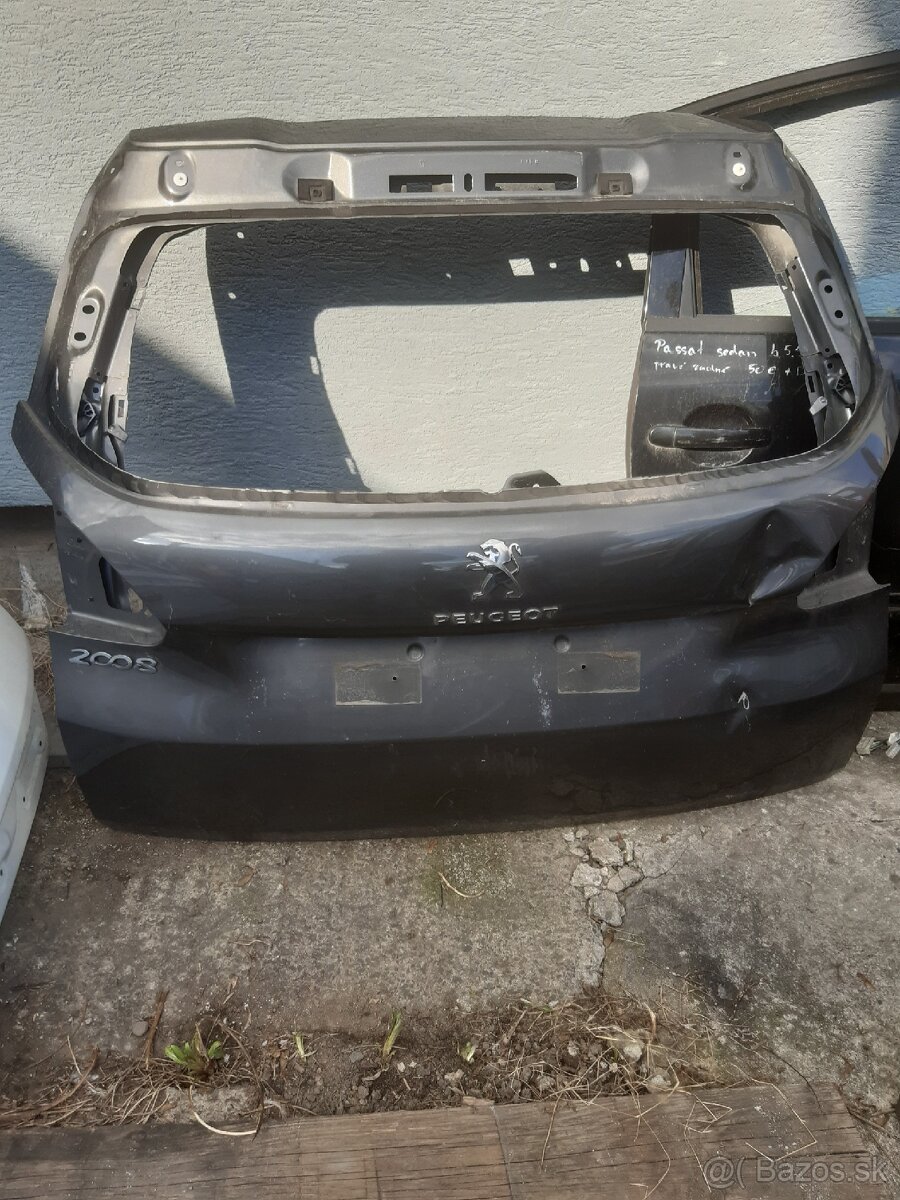 Zadna kapota peugeot 2008