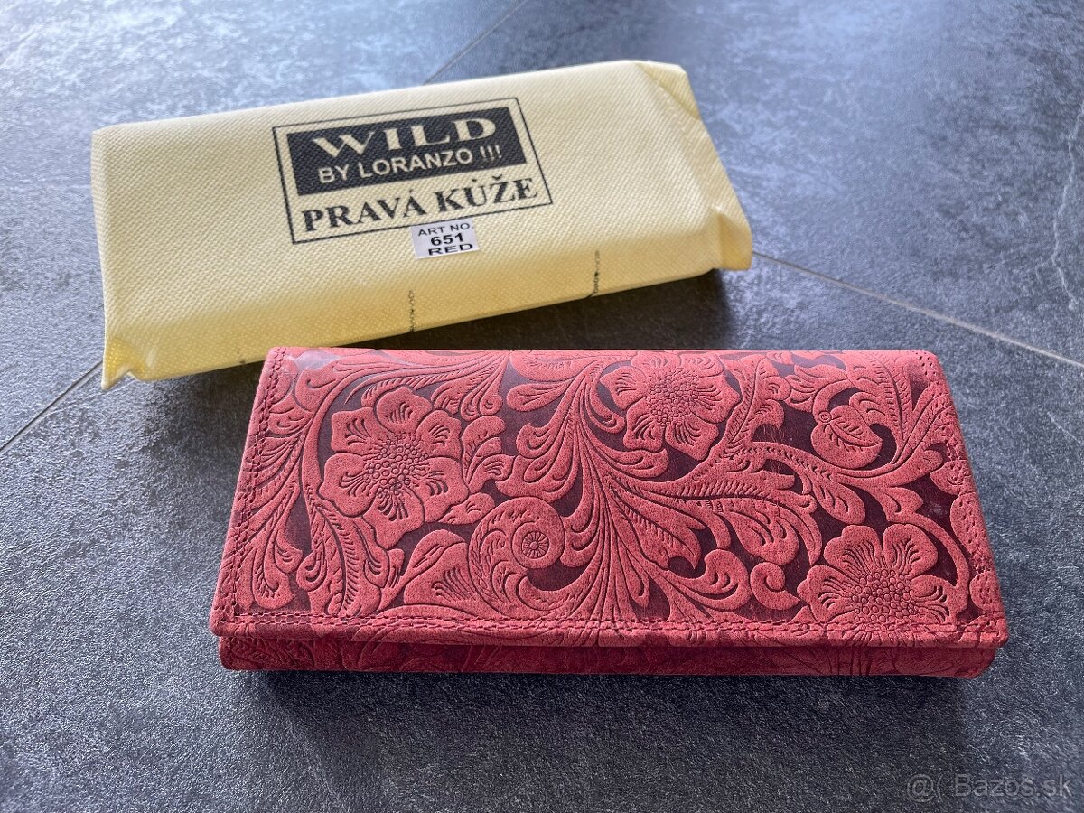 Dámska kožená peňaženka, Wild so vzorom v červenom.