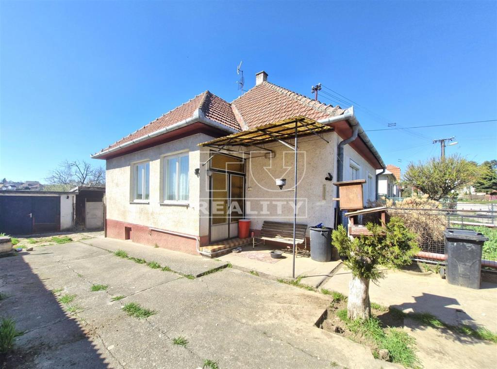 Na predaj čiastočne zrekonštruovaný 4 izbový rodinný dom...