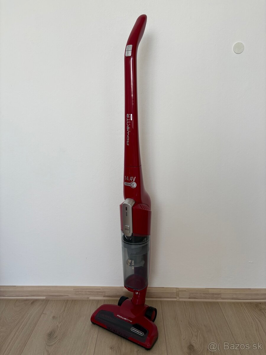 Tyčový vysávač Rowenta RH6543WH Air Force Light