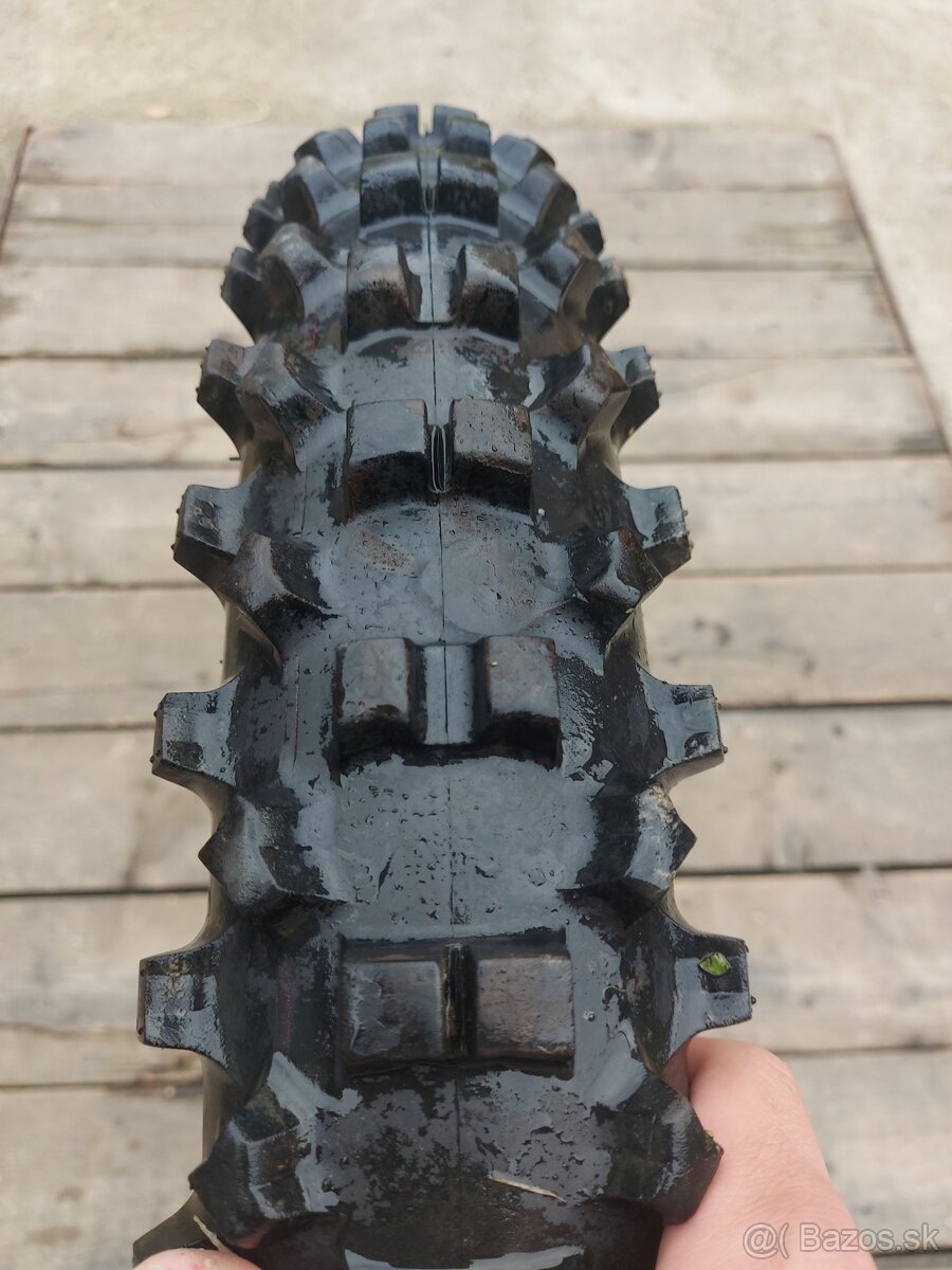 Moto pneu