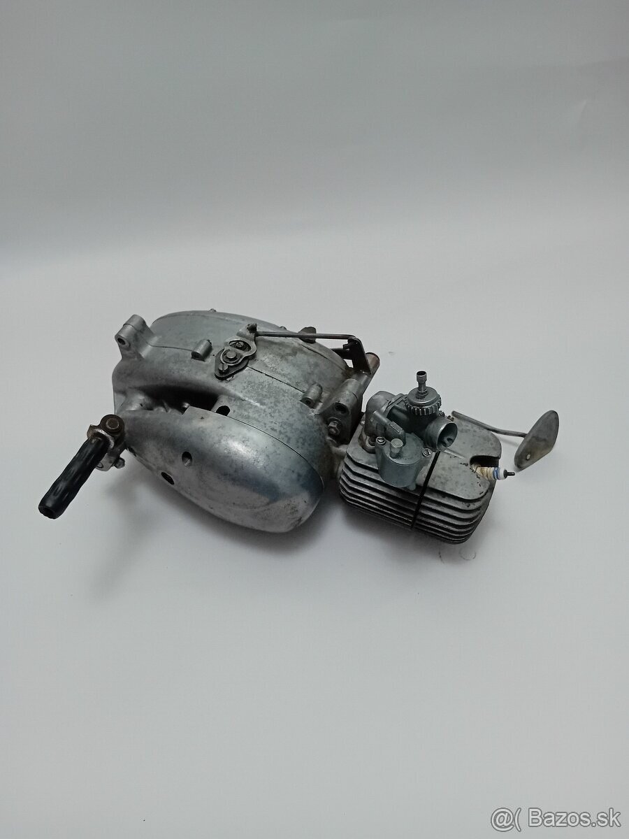 MOTOR JAWA PIONIER 50/05 ZAPALOVANIE 21