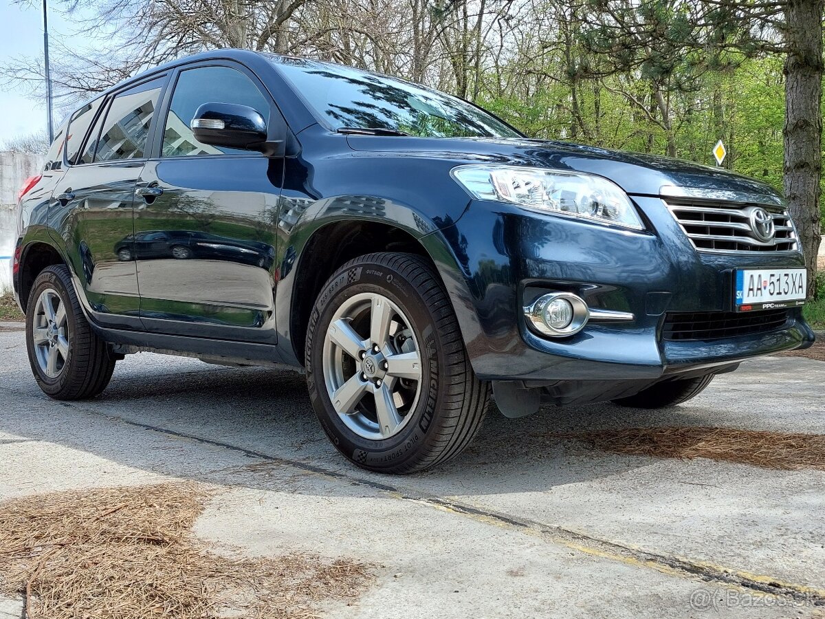 Toyota RAV4 benzin 2.0l Valvematic