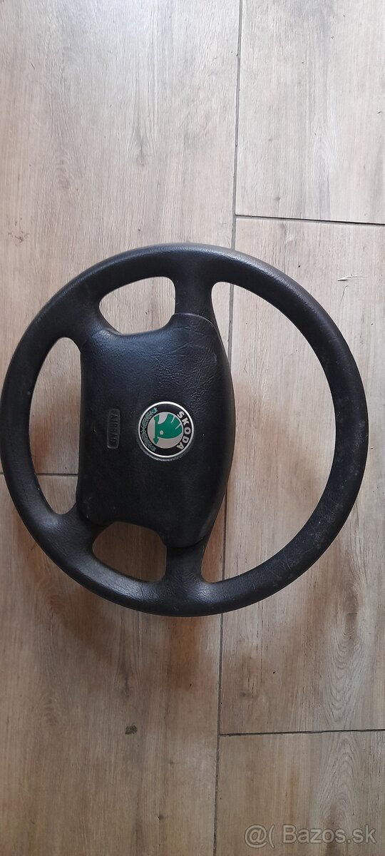 Octavia1 volant