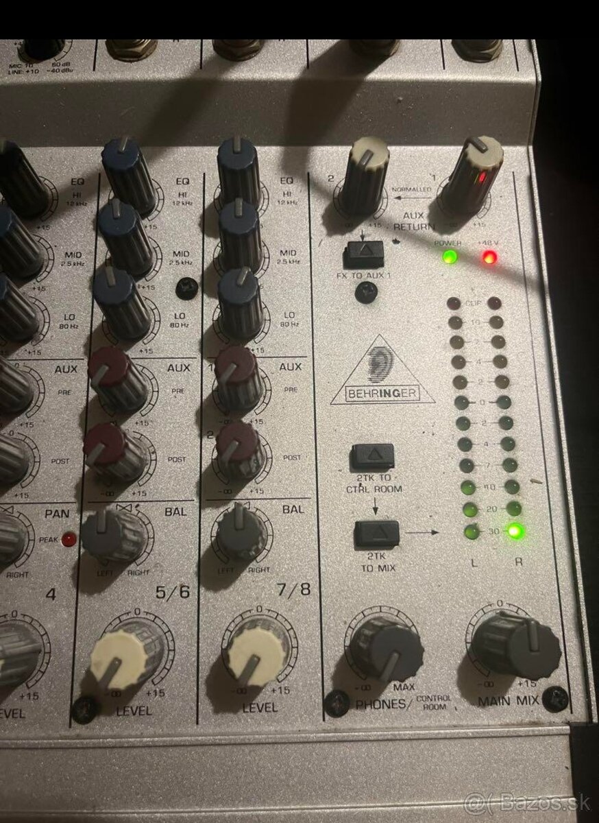 Mixážny pult Behringer MX802A