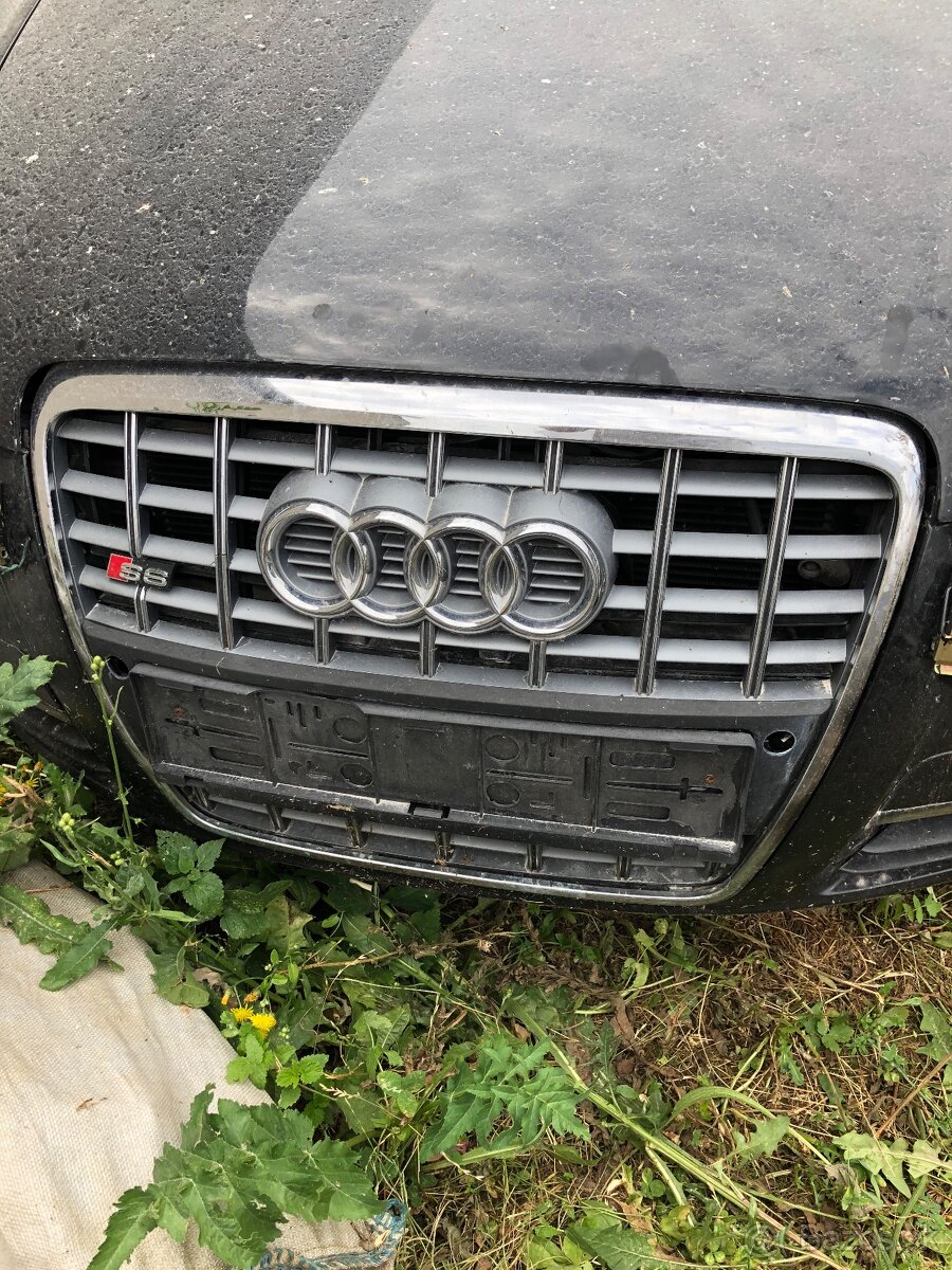Audi s6 c6 maska
