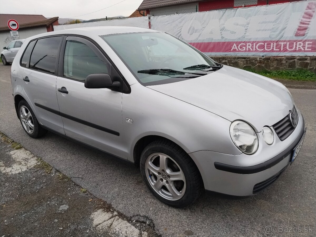 Volkswagen Polo 1.2 benzín, 47 kW, M5, 2002