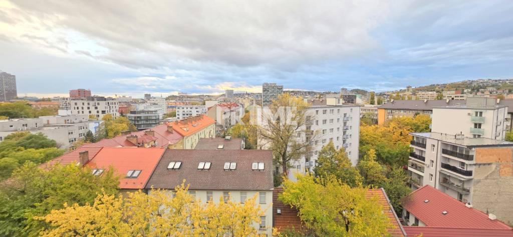 Pekný 1i byt, VÝHĽAD, BALKÓN, Kupeckého ulica, OC CENTRAL, R