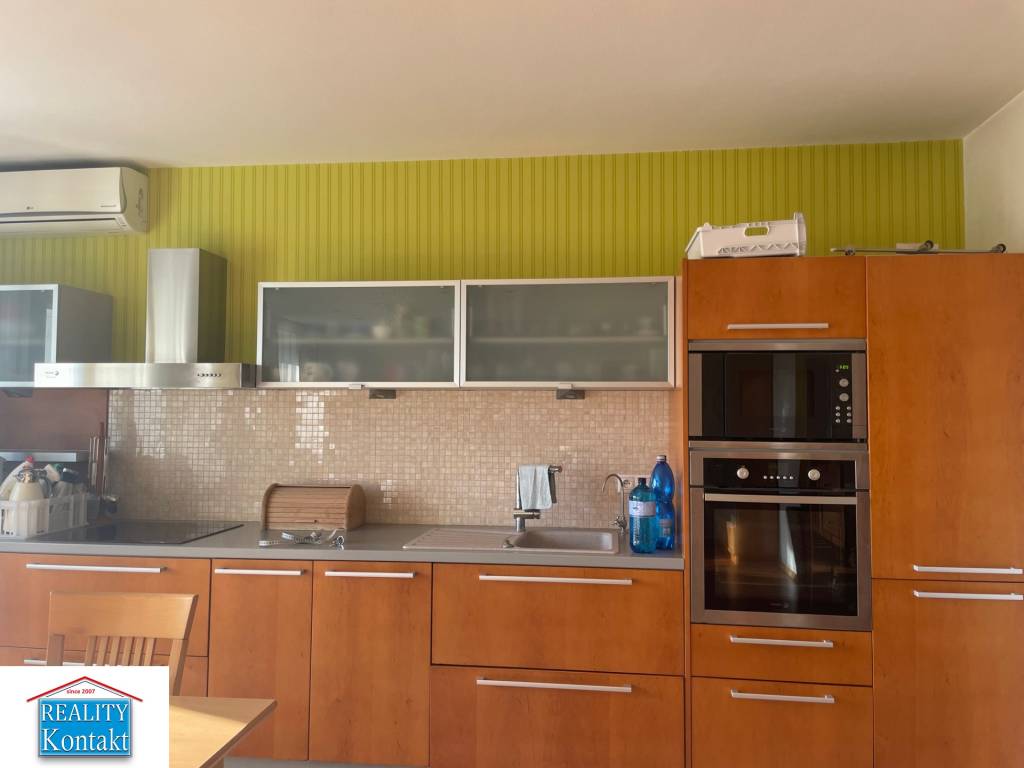 TOP Nadštandardný 3 izbový zariad. byt na prenájom-Nové Zá