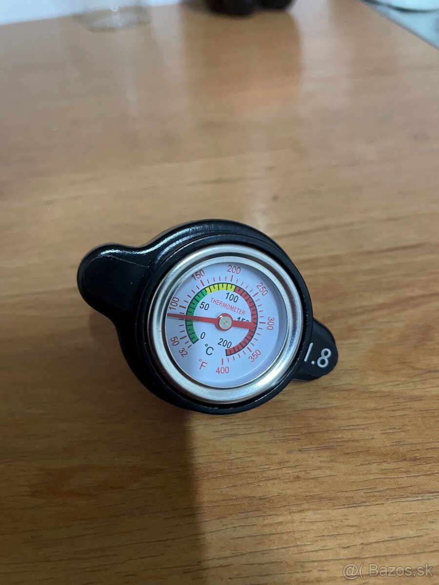 Uzáver nadržky chladiacej kvapaliny