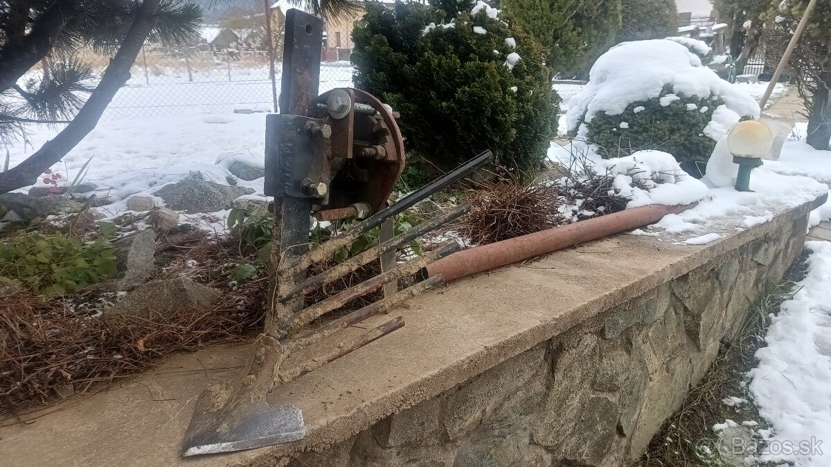 Vyorávací pluh za TZ 4k