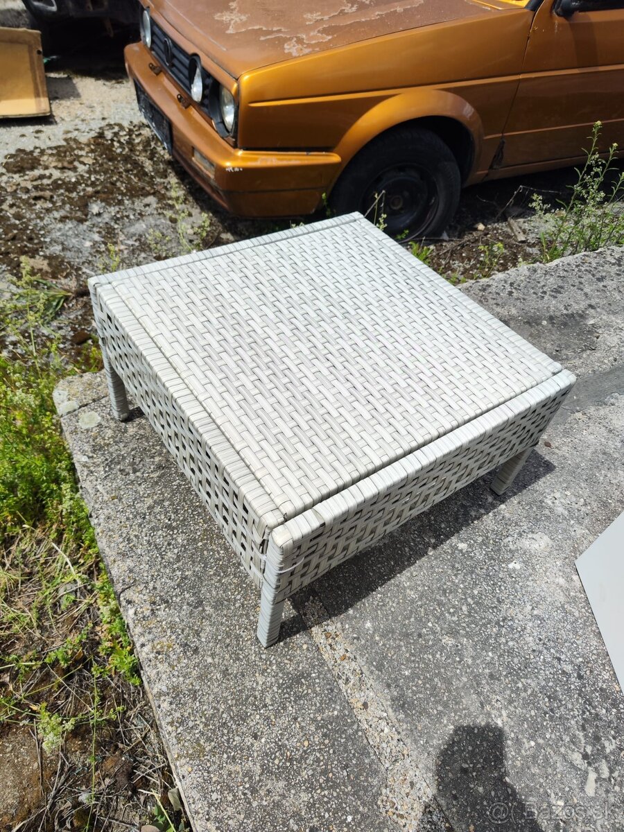 Stolik terasovy