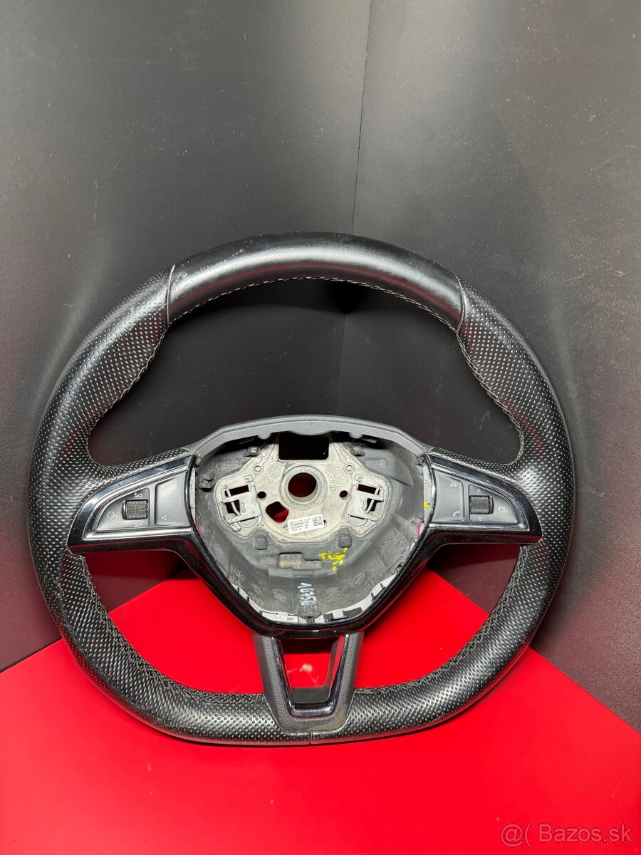 Trojramenný volant Škoda Octavia 3