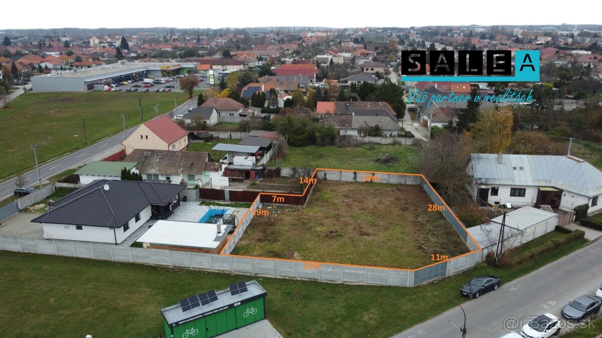 Exkluzívny stavebný pozemok pri železničnej stanici v Sládko