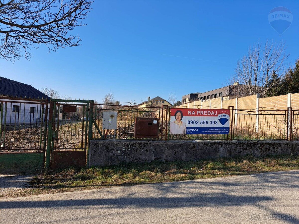 Predaj pozemku 1310 m2 Nitrianke Hrnčiarovce
