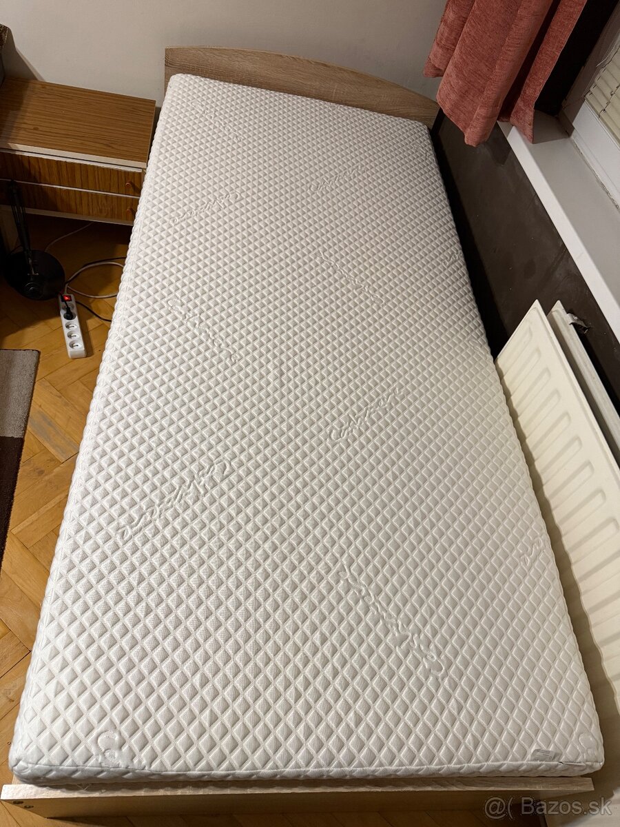 Predám posteľ s matracom a roštom, 90x200cm