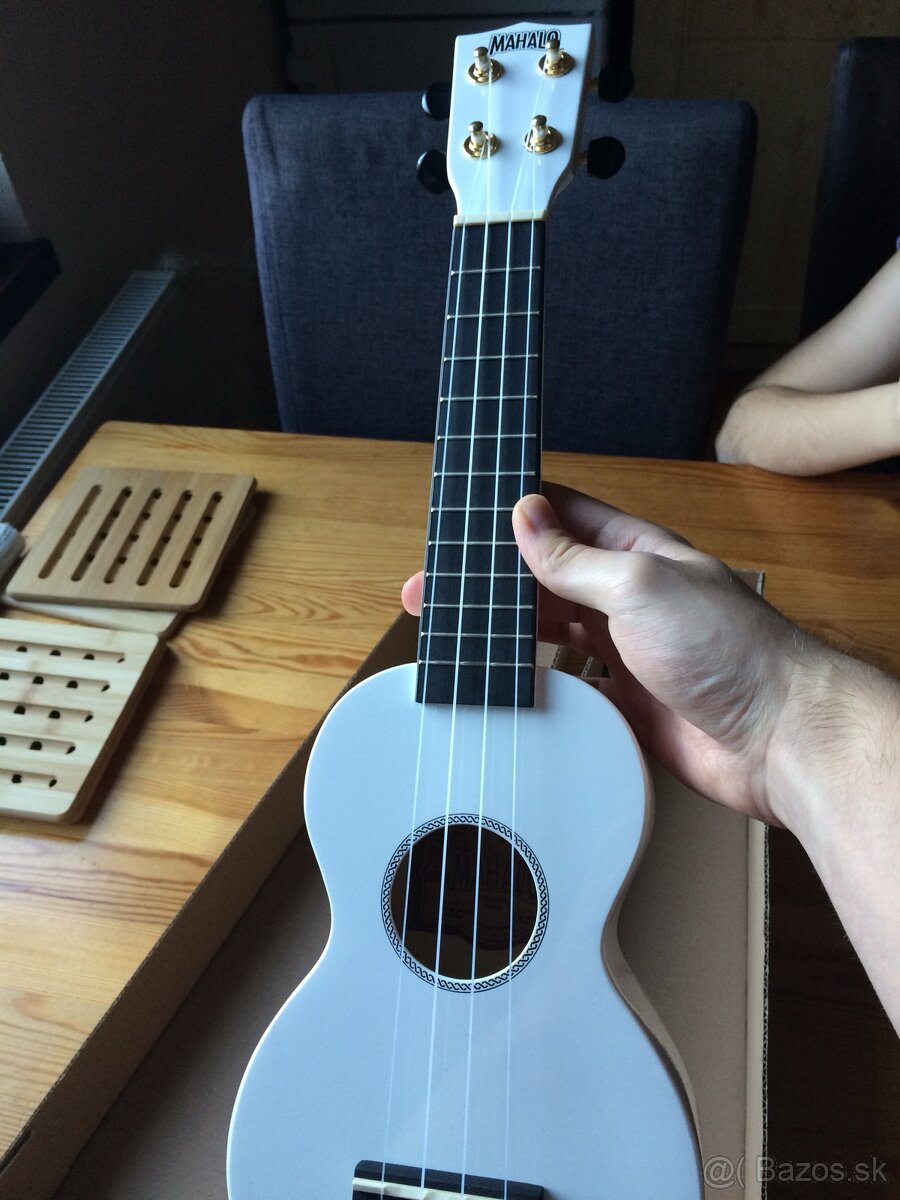 Predám Ukulele značky MAHALO
