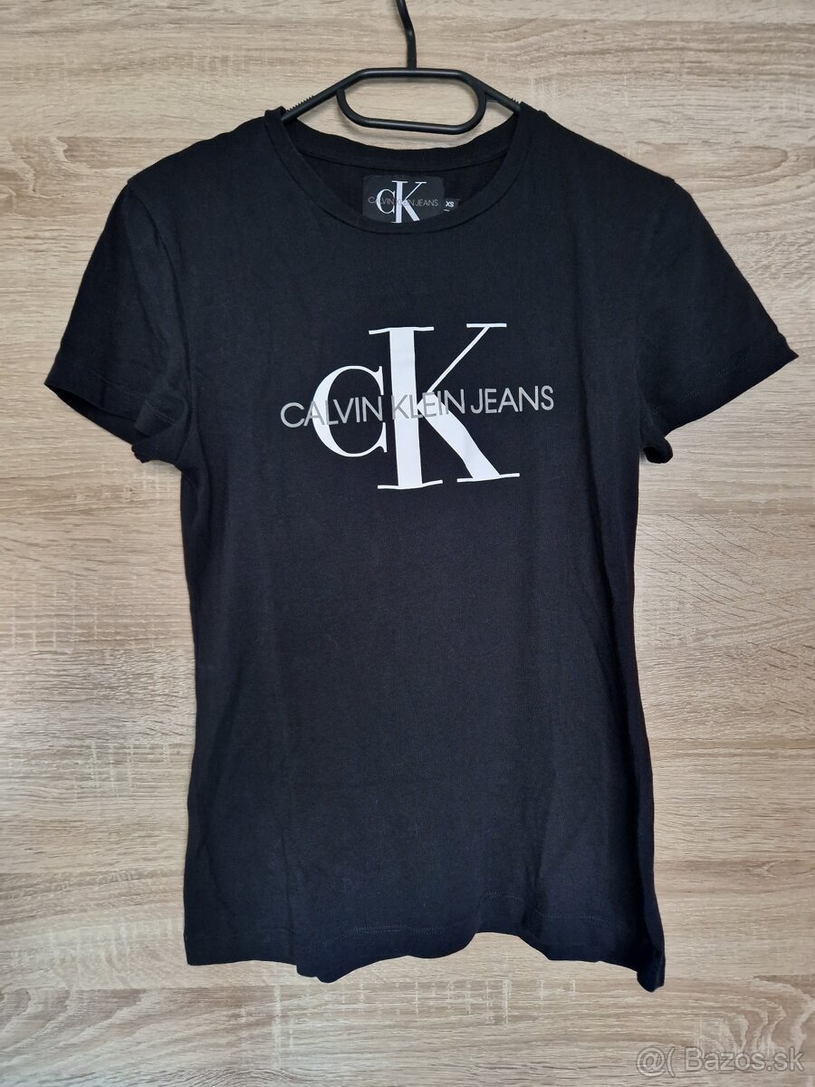 Damske cierne tricko calvin klein XS