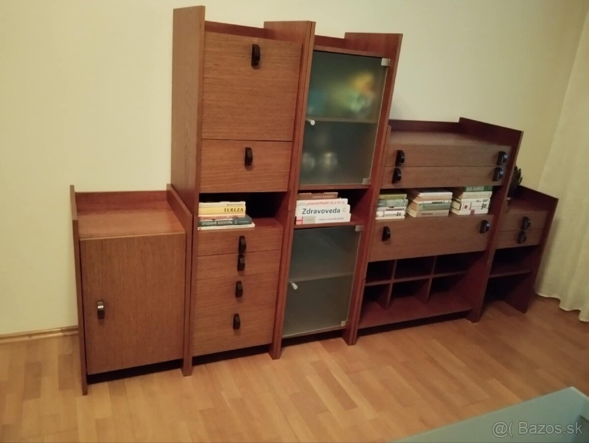 Obývacia stena darujem.