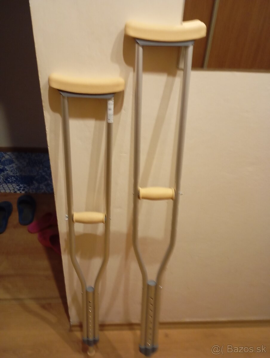 Predám ľahké nastaviteľné barle