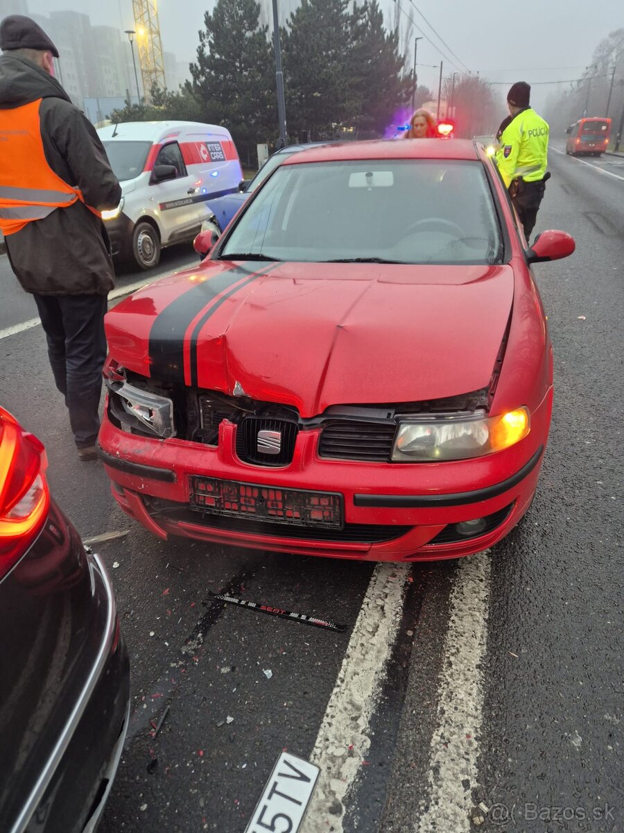 Predám havarovany seat leon 1.4 16v