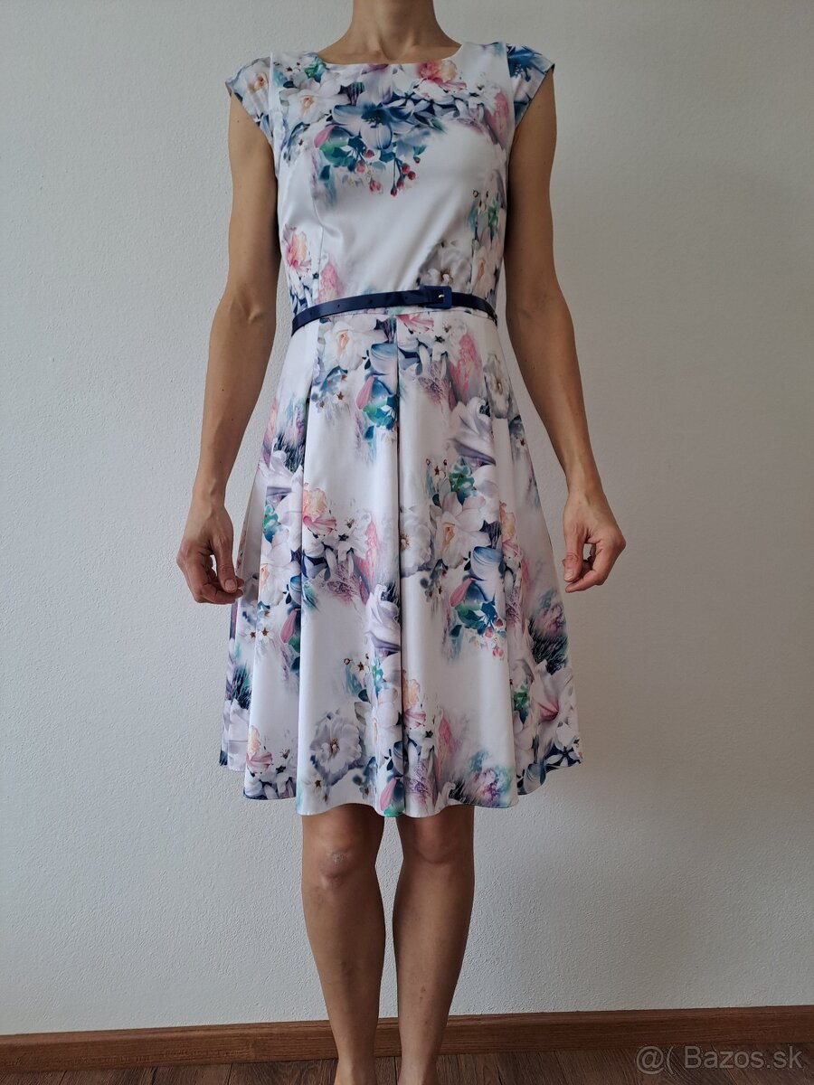 Elegantné kvetované šaty veľ. 36