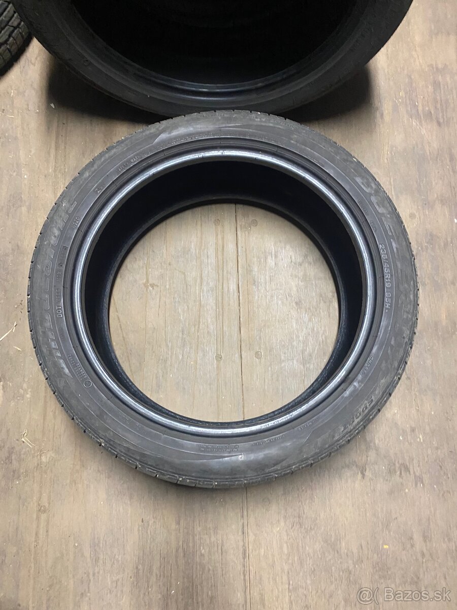 Predam letne pneumatiky 235/45 R19