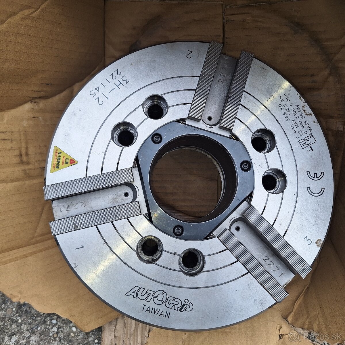 Hydraulické skľučovadlo na cnc sústruh