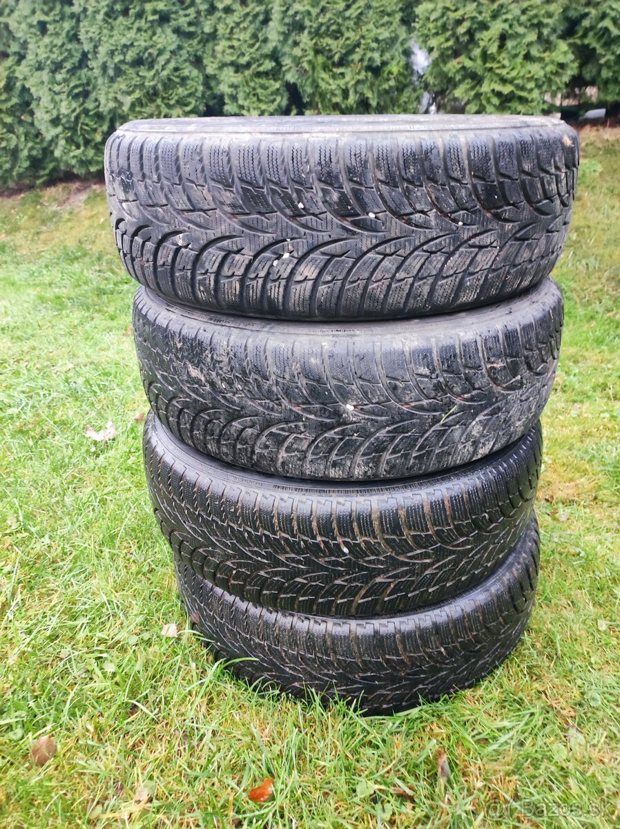 pneu 4x Nokian 185/60 R15 dezen 5mm