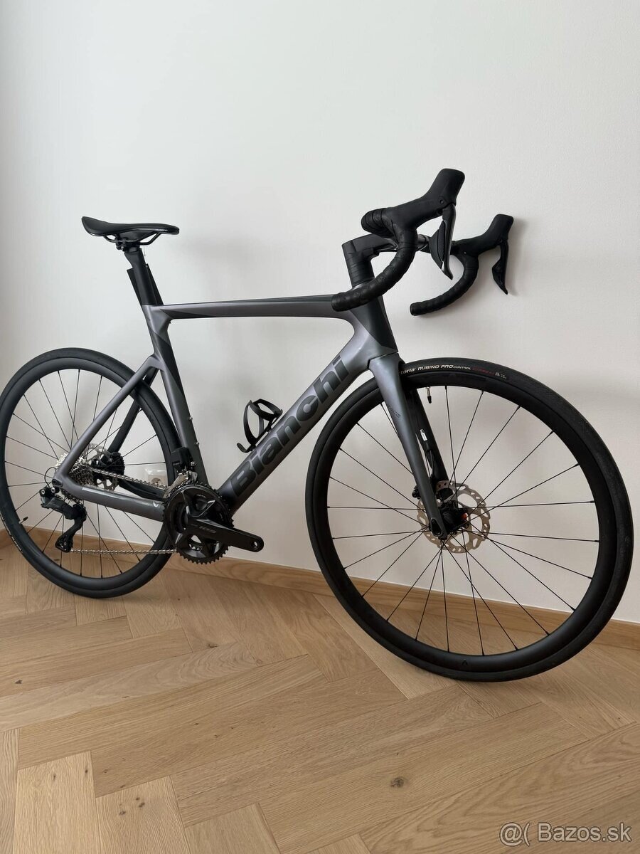 Bianchi Oltre Race aero carbon 57 velkost