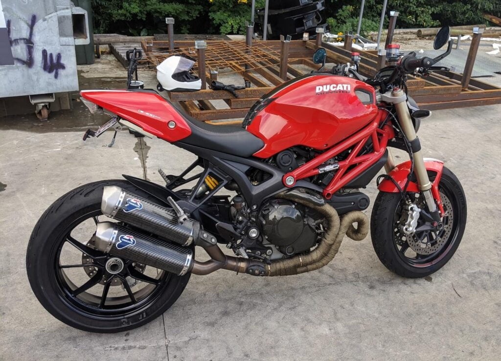 Kúpim monster 1100 Evo