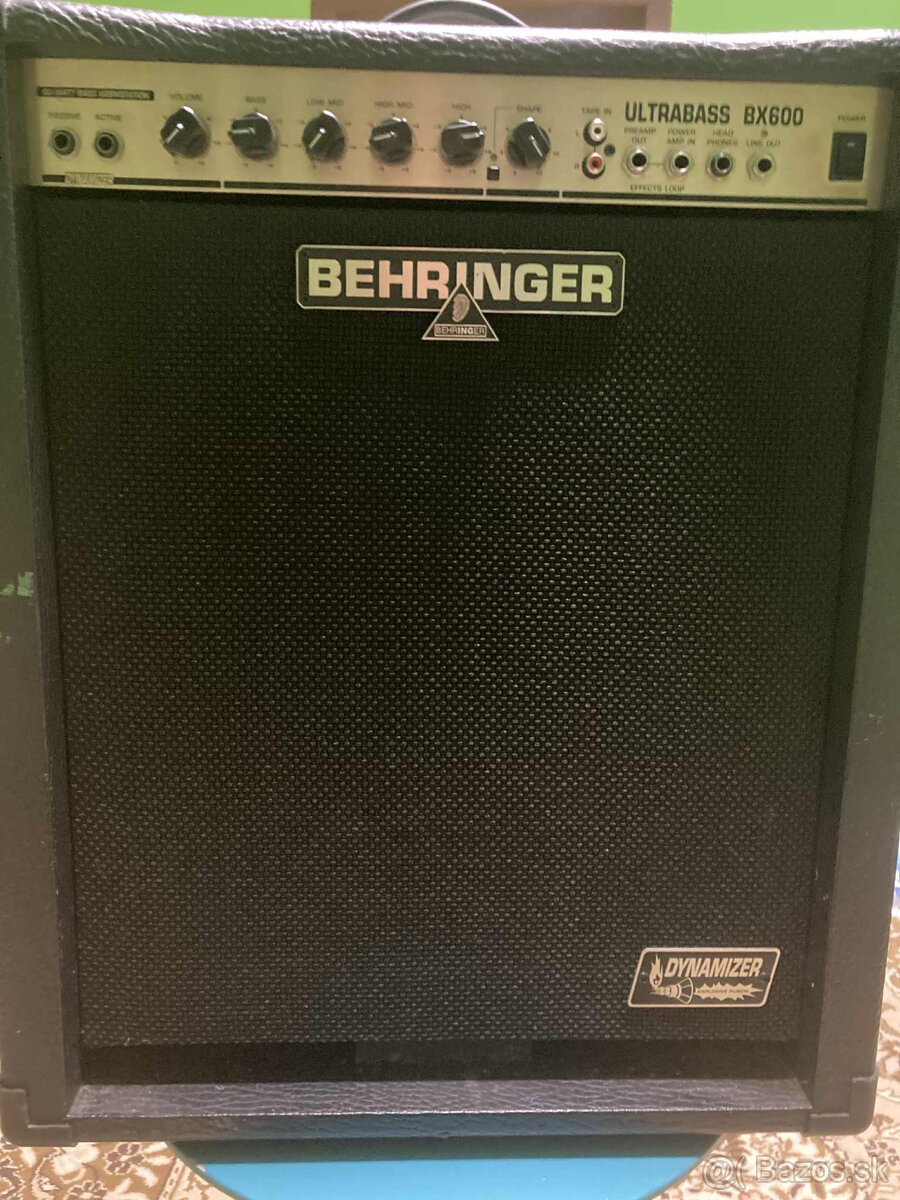 Combo Behringer Ultrabass BX600